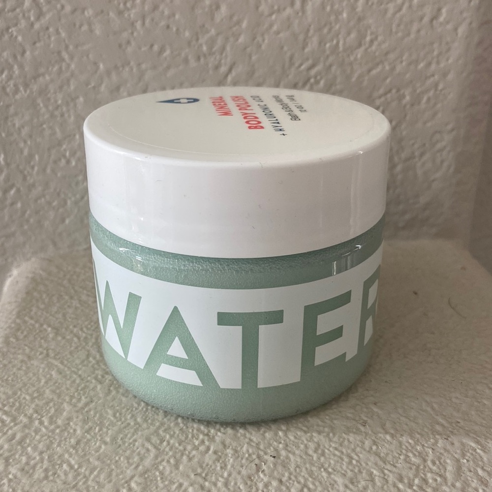 Bath & Body Works - Mineral Body Polish + Hyaluronic Acid